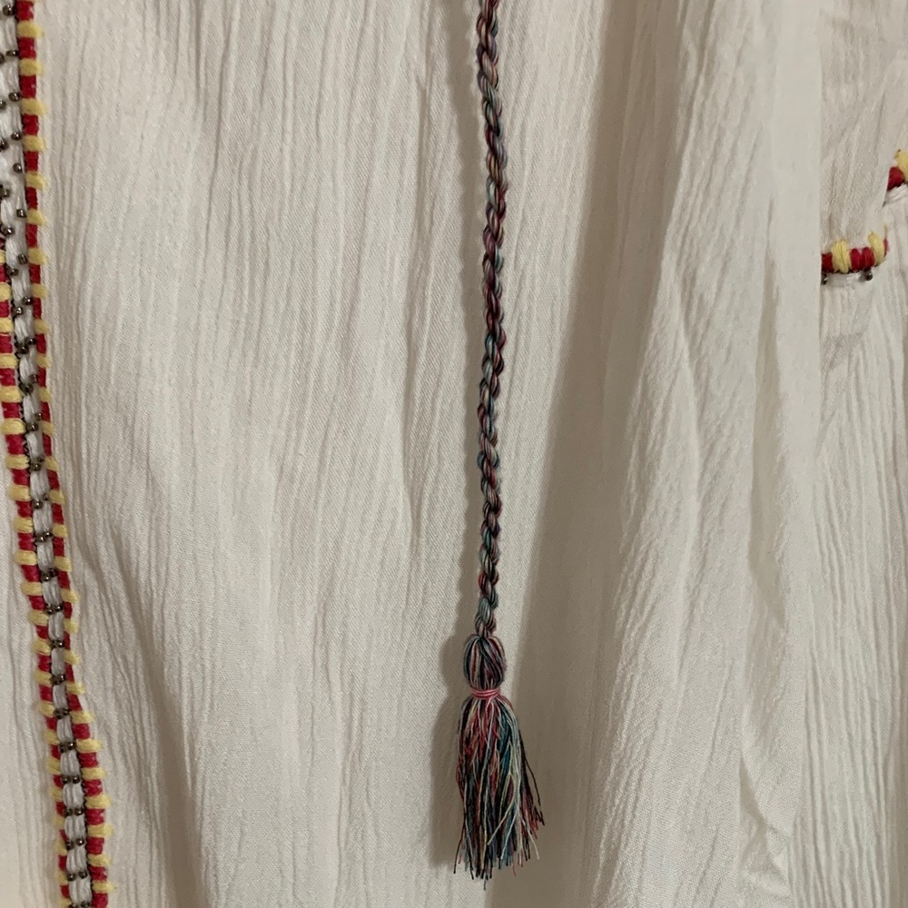 Jessica Simpson White Blouse with Colorful Embroidery - Picture 3 of 10